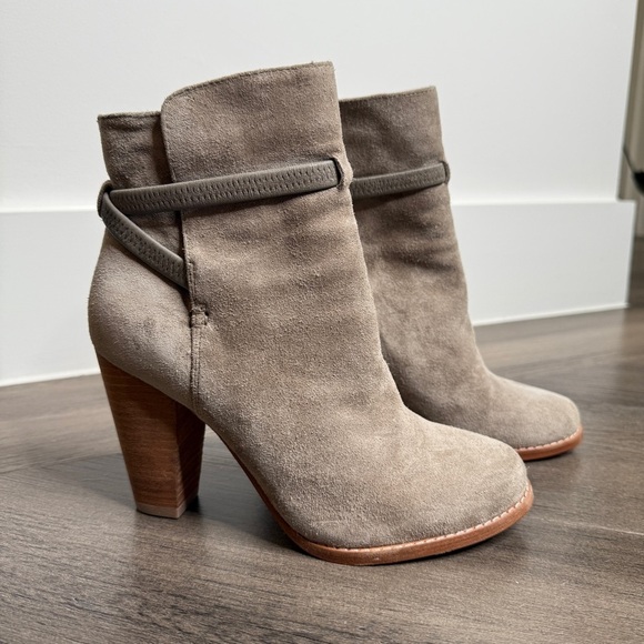 Joie Women's Suede Ankle Boots Sz 7 Like New - Picture 1 of 7
